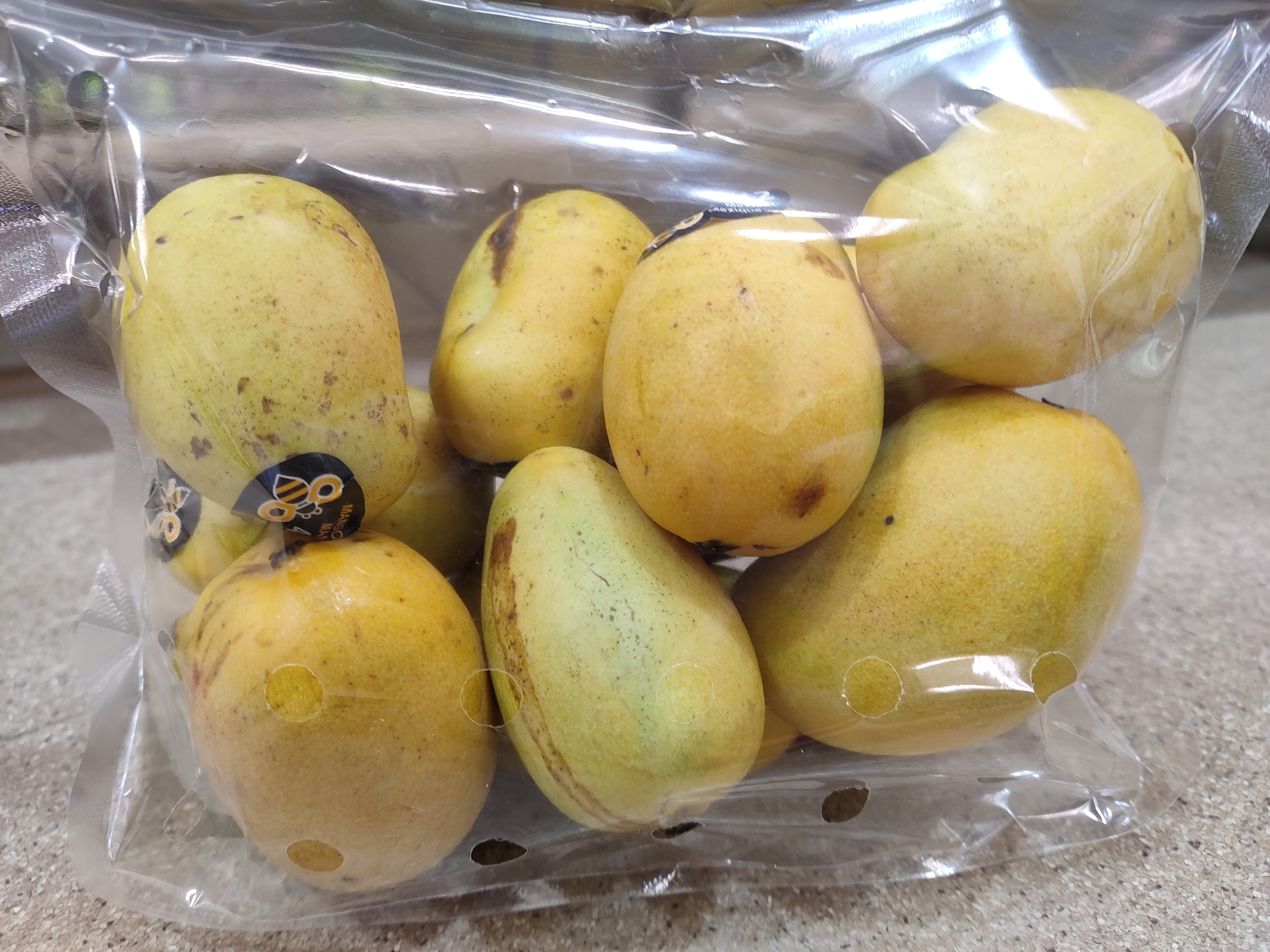 mango-baby-box